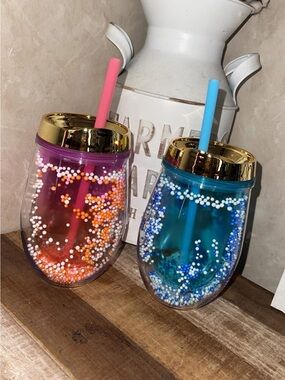 BLUE Pom Pom wine tumbler